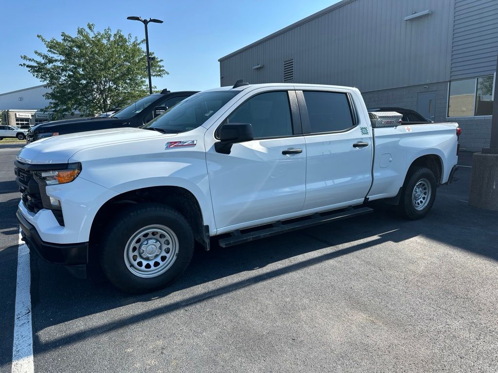chevrolet silverado 1500 2024 1GCUDAED5RZ356718 image chevrolet silverado 1500 2024 1GCUDAED5RZ356718 image